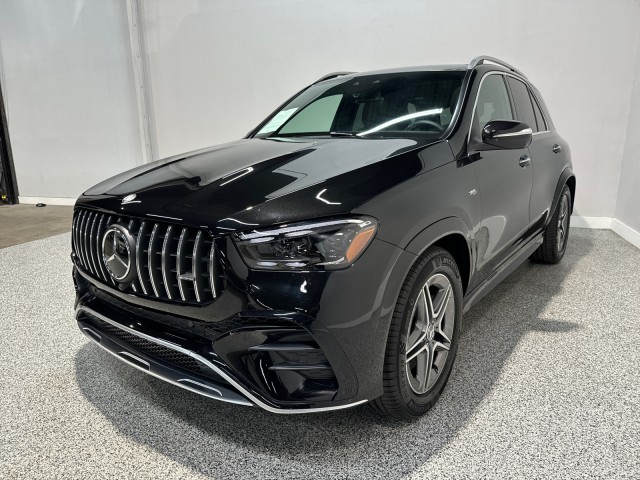 Mercedes-Benz GLE Vehicle Full-screen Gallery Image 03