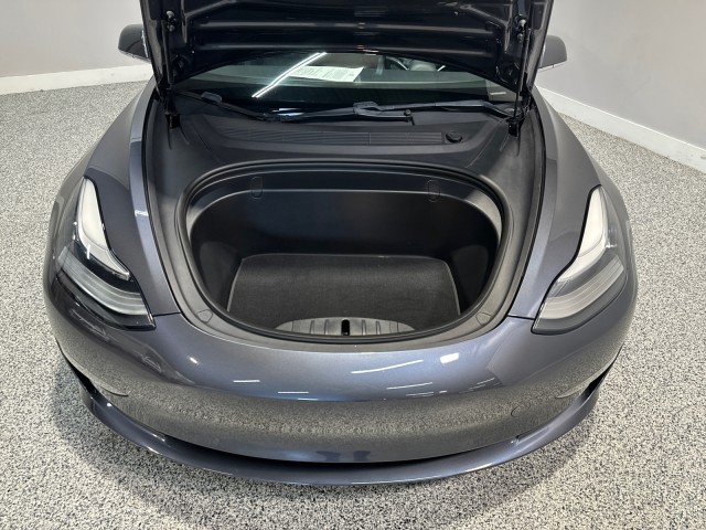 Tesla Model 3 Vehicle Full-screen Gallery Image 03