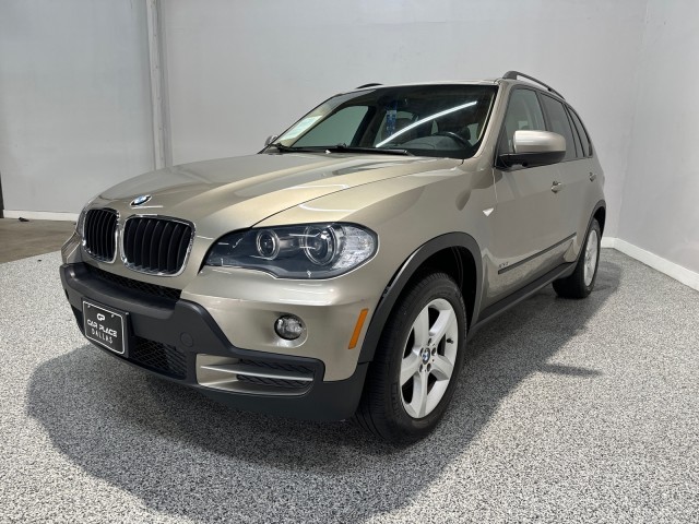 BMW X5 Vehicle Full-screen Gallery Image 03