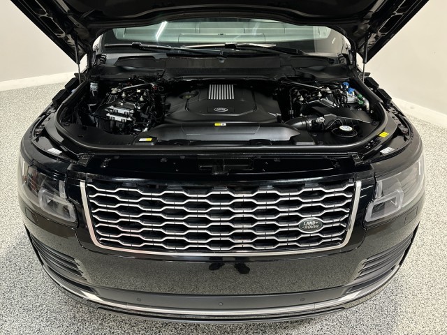 Land Rover Range Rover Vehicle Full-screen Gallery Image 03