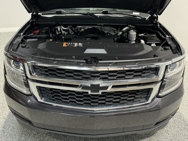 Chevrolet Suburban Vehicle Full-screen Gallery Image 02