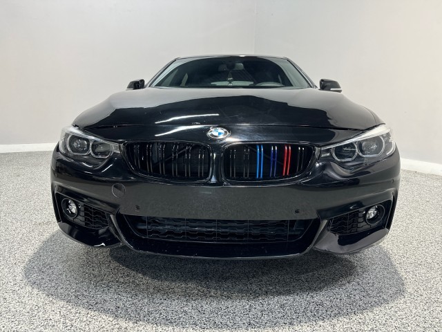 BMW 4 Series Vehicle Full-screen Gallery Image 02