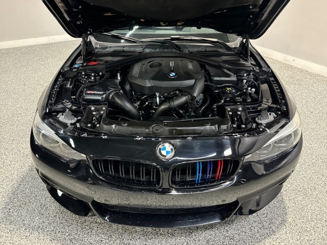 BMW 4 Series Vehicle Full-screen Gallery Image 03