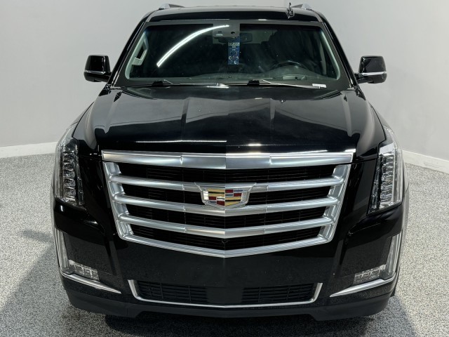 Cadillac Escalade ESV Vehicle Full-screen Gallery Image 02