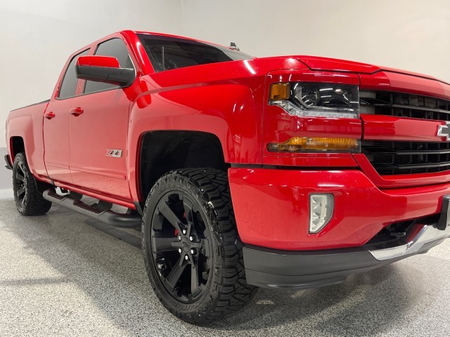 Chevrolet Silverado 1500 Vehicle Full-screen Gallery Image 03