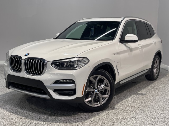 BMW X3 Vehicle Full-screen Gallery Image 02