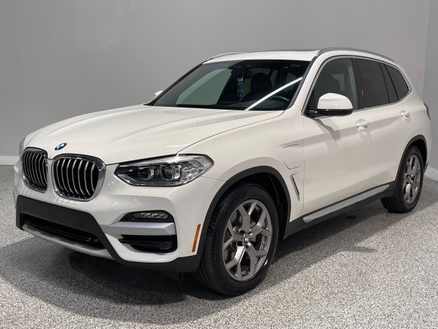 BMW X3 Vehicle Full-screen Gallery Image 03