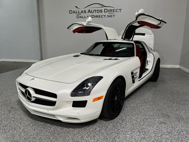Mercedes-Benz SLS AMG Vehicle Full-screen Gallery Image 02