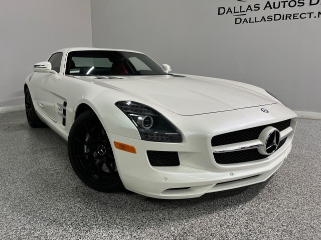 Mercedes-Benz SLS AMG Vehicle Full-screen Gallery Image 03