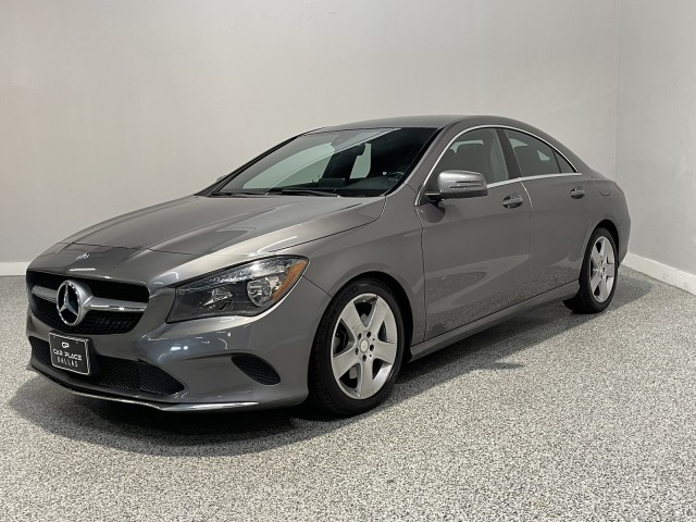 Mercedes-Benz CLA Vehicle Full-screen Gallery Image 03