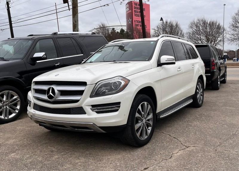 Mercedes-Benz GL-Class Vehicle Image 02