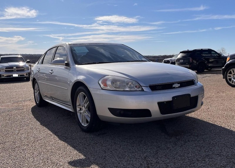 Chevrolet Impala Vehicle Image 03
