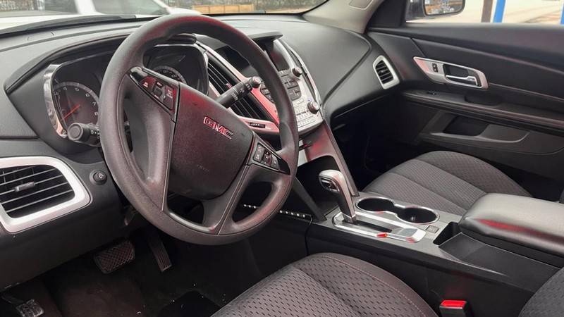 GMC Terrain Vehicle Image 05