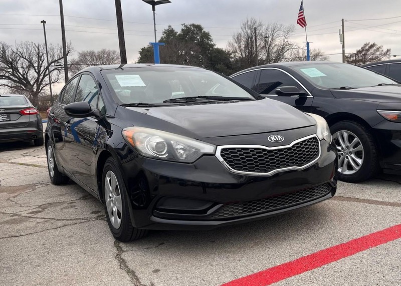 Kia Forte Vehicle Image 03