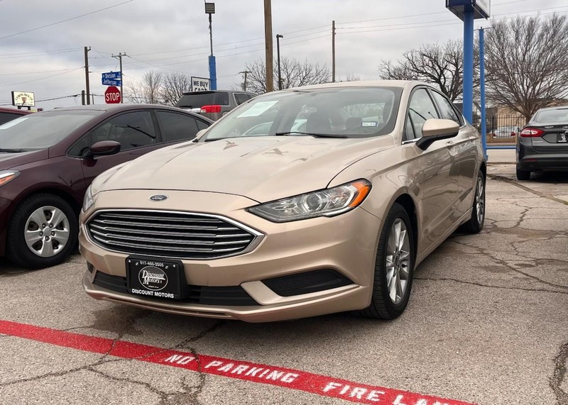 Ford Fusion Vehicle Image 02