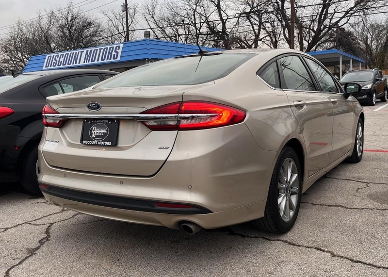 Ford Fusion Vehicle Image 04