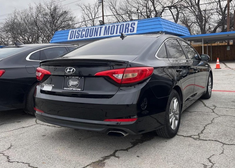 Hyundai Sonata Vehicle Image 04