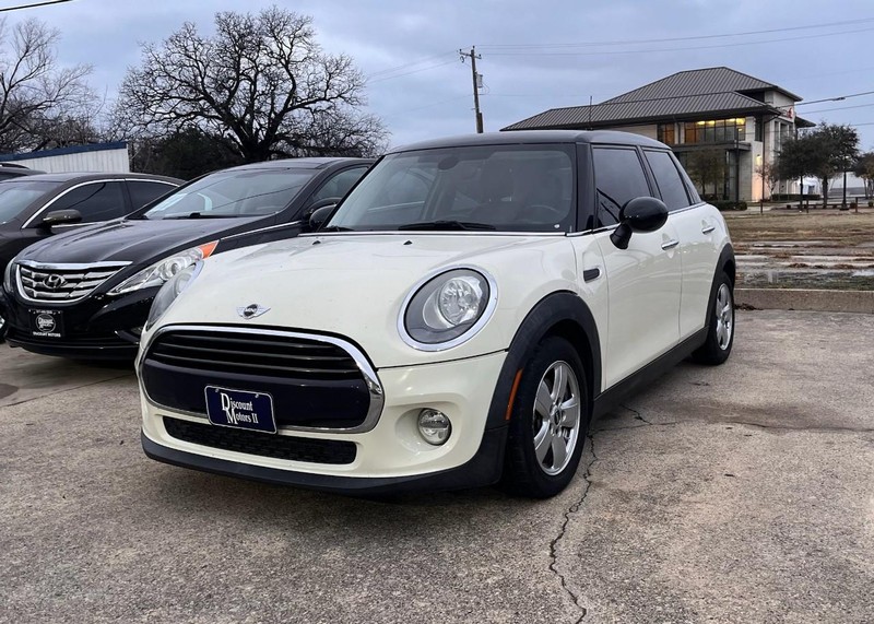 MINI Cooper Hardtop 4 Door Vehicle Image 02