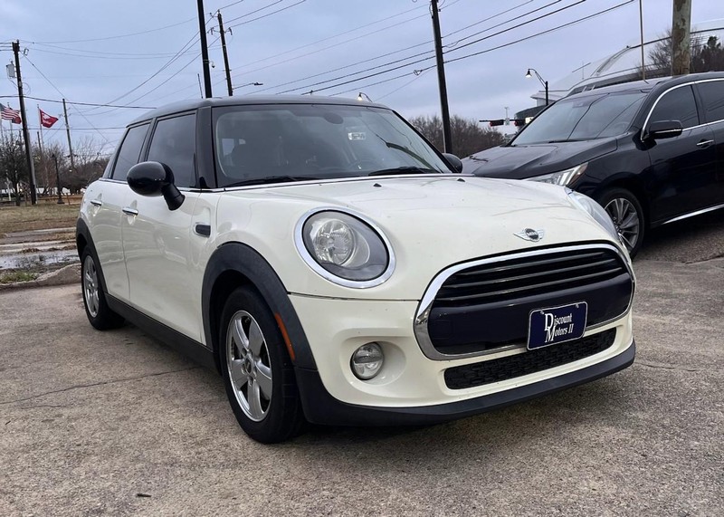 MINI Cooper Hardtop 4 Door Vehicle Image 03