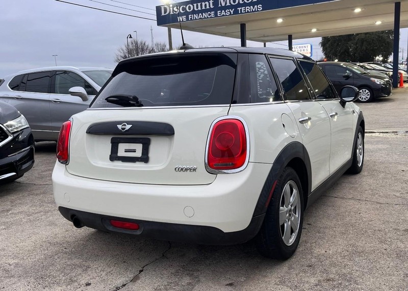 MINI Cooper Hardtop 4 Door Vehicle Image 04
