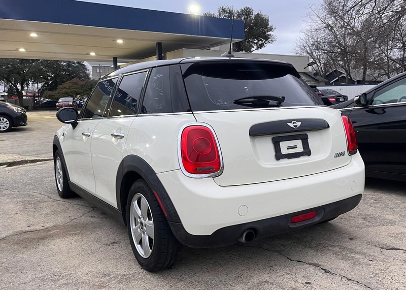 MINI Cooper Hardtop 4 Door Vehicle Image 07