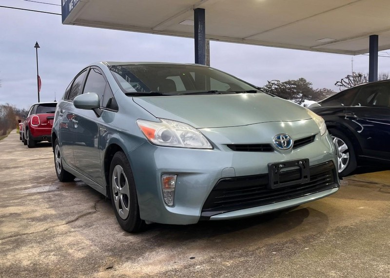 Toyota Prius Vehicle Image 03