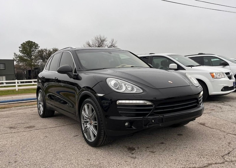 Porsche Cayenne Vehicle Image 03