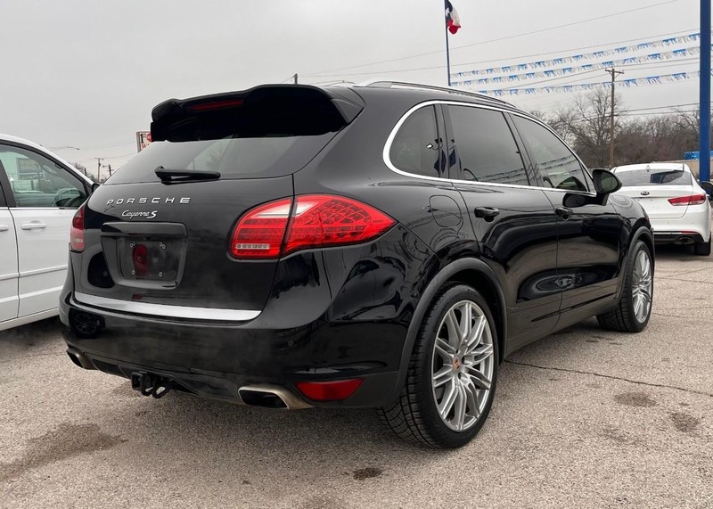 Porsche Cayenne Vehicle Image 04