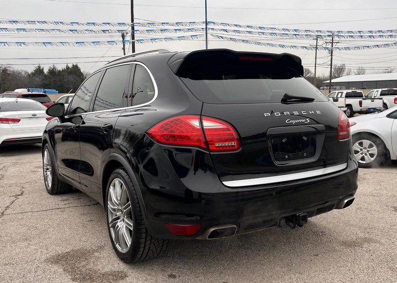 Porsche Cayenne Vehicle Image 07