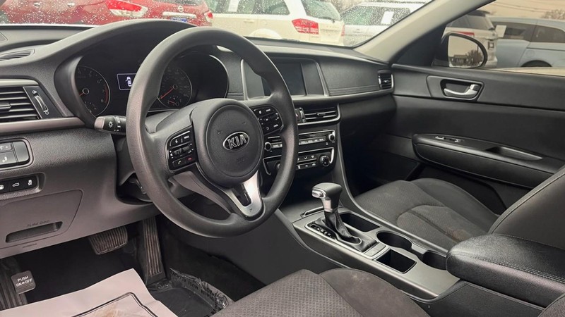 Kia Optima Vehicle Image 05