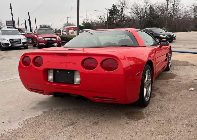 Chevrolet Corvette Vehicle Image 04