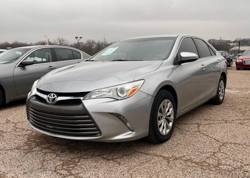 Toyota Camry Vehicle Image 02