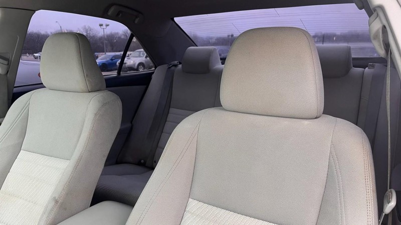 Toyota Camry Vehicle Image 06