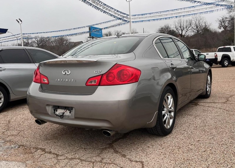 INFINITI G37 Sedan Vehicle Image 04
