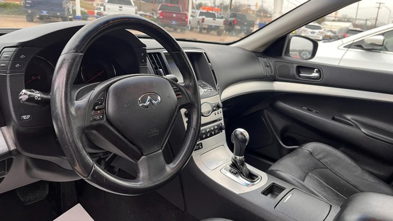 INFINITI G37 Sedan Vehicle Image 05