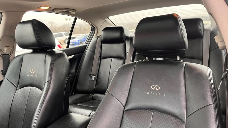 INFINITI G37 Sedan Vehicle Image 06