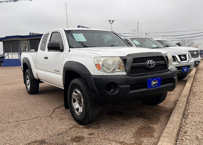 Toyota Tacoma Vehicle Image 03