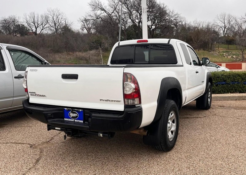 Toyota Tacoma Vehicle Image 04
