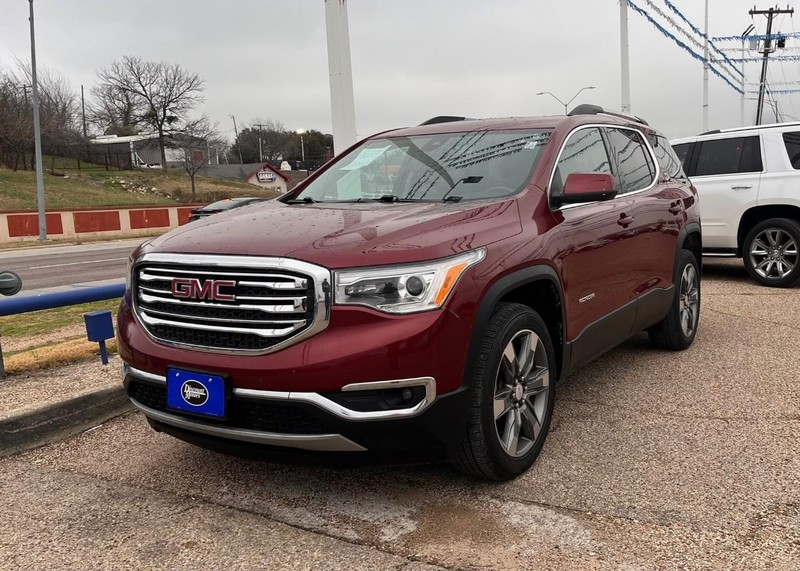 GMC Acadia Vehicle Image 02