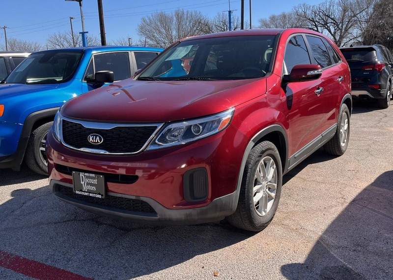 Kia Sorento Vehicle Image 02