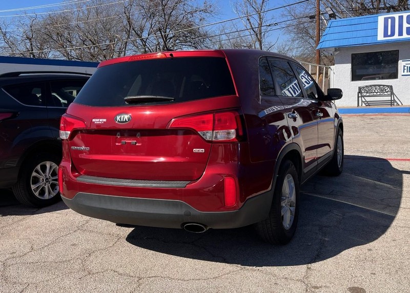 Kia Sorento Vehicle Image 04