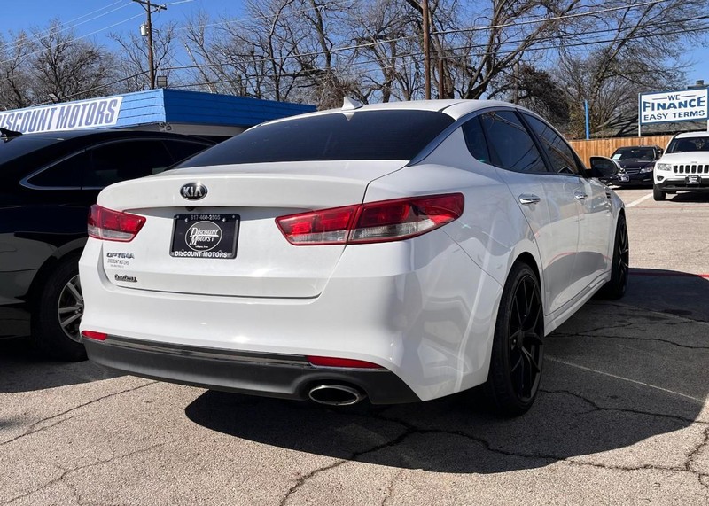Kia Optima Vehicle Image 04