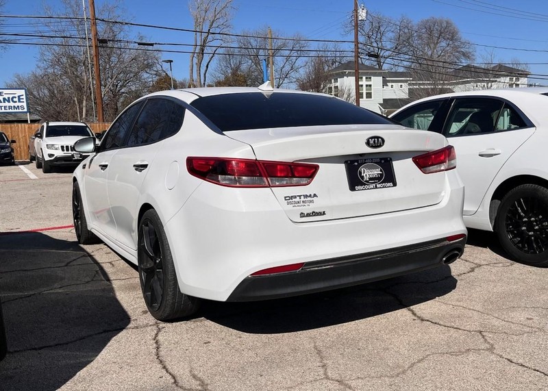 Kia Optima Vehicle Image 07