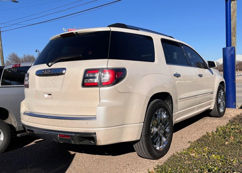 GMC Acadia Vehicle Image 04