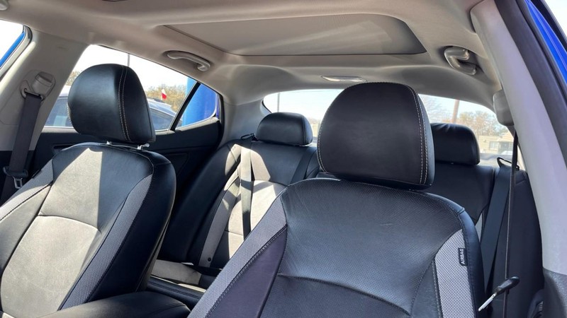 Kia Optima Vehicle Image 06