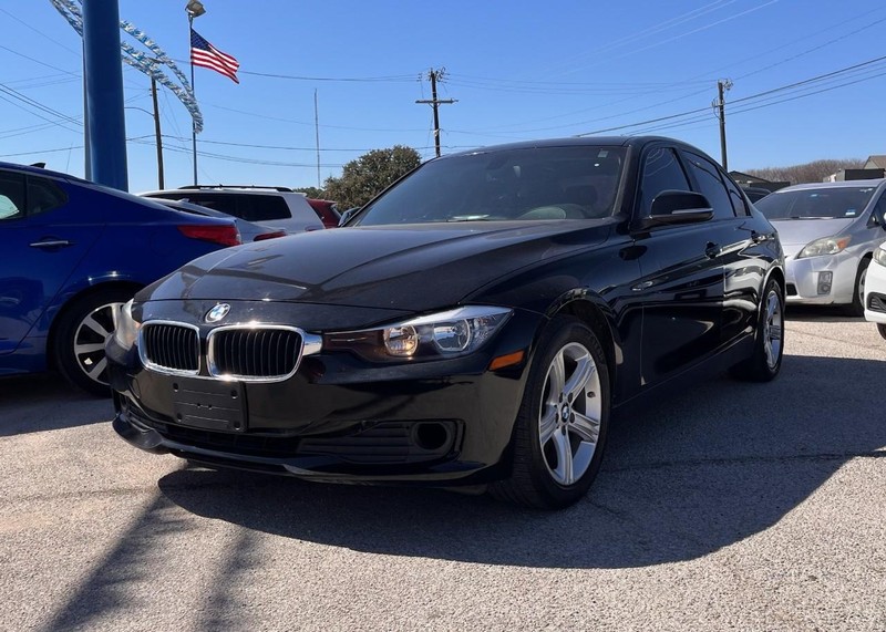 BMW 3 Series Vehicle Image 02