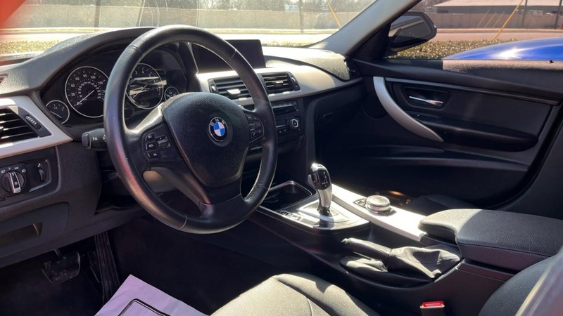 BMW 3 Series Vehicle Image 05