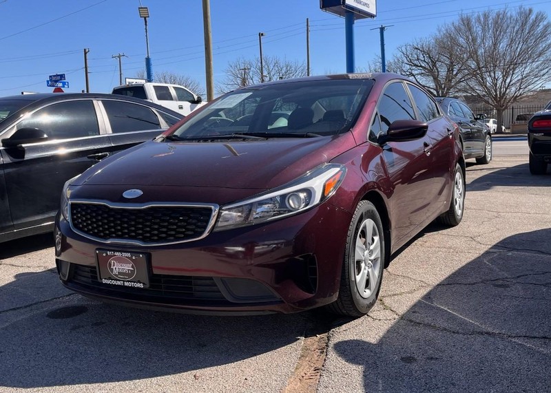 Kia Forte Vehicle Image 02