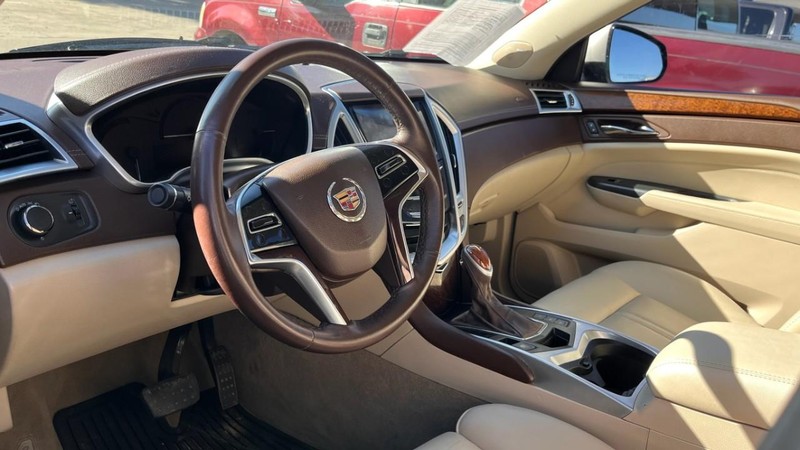 Cadillac SRX Vehicle Image 05