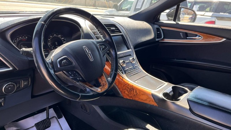Lincoln MKX Vehicle Image 05